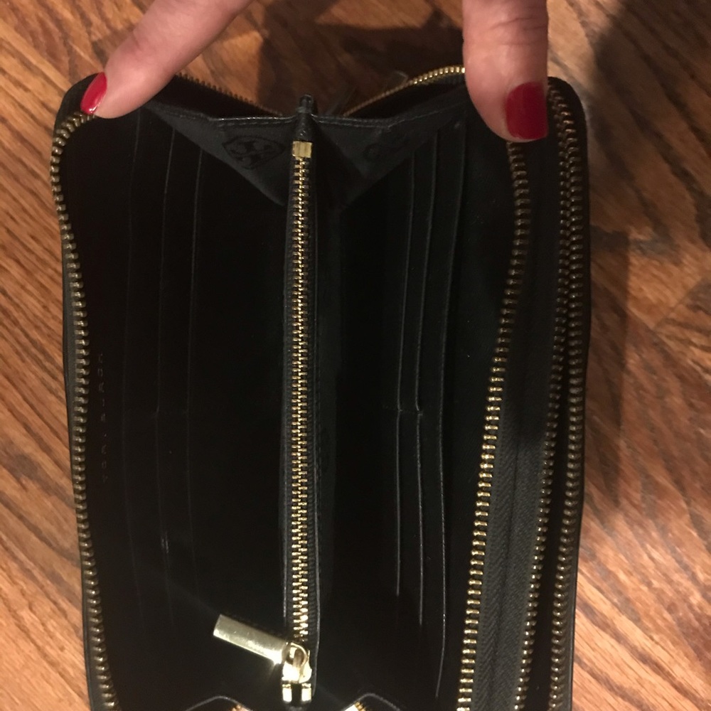 Tory Burch Wallet - Picture 4 of 4